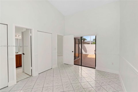 Villa ou maison à louer à Miami, Floride: 2 chambres, 93.83 m2 № 1352109 - photo 13