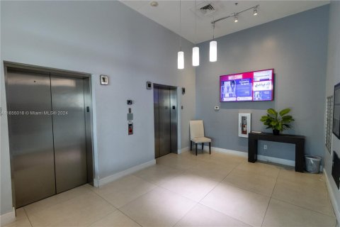 Condominio en venta en Miami, Florida, 2 dormitorios, 87.98 m2 № 1352196 - foto 9