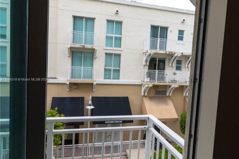 Condo in Miami, Florida, 2 bedrooms  № 1352196 - photo 28