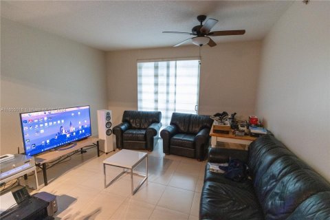 Copropriété à vendre à Miami, Floride: 2 chambres, 87.98 m2 № 1352196 - photo 22