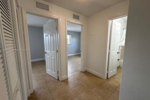 Villa ou maison à louer à Pompano Beach, Floride: 2 chambres № 1352197 - photo 8