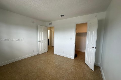 House in Pompano Beach, Florida 2 bedrooms № 1352197 - photo 17