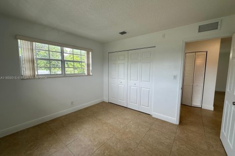 House in Pompano Beach, Florida 2 bedrooms № 1352197 - photo 21