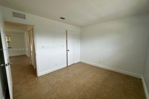 House in Pompano Beach, Florida 2 bedrooms № 1352197 - photo 16