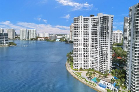 Condominio en venta en Aventura, Florida, 2 dormitorios, 109.72 m2 № 1168114 - foto 1