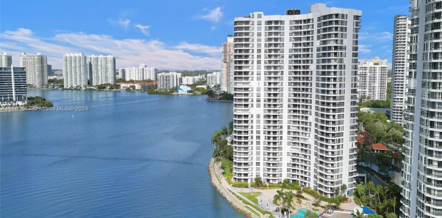 Condo in Aventura, Florida, 2 bedrooms  № 1168114