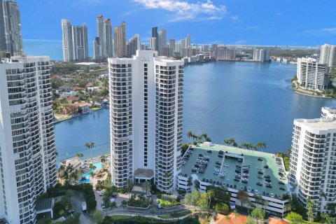 Condominio en venta en Aventura, Florida, 2 dormitorios, 109.72 m2 № 1168114 - foto 4