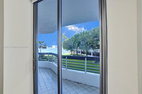 Copropriété à vendre à Aventura, Floride: 2 chambres, 109.72 m2 № 1168114 - photo 15