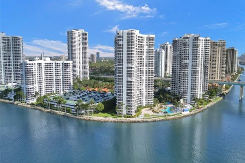 Condominio en venta en Aventura, Florida, 2 dormitorios, 109.72 m2 № 1168114 - foto 26