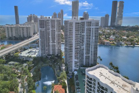 Copropriété à vendre à Aventura, Floride: 2 chambres, 109.72 m2 № 1168114 - photo 8