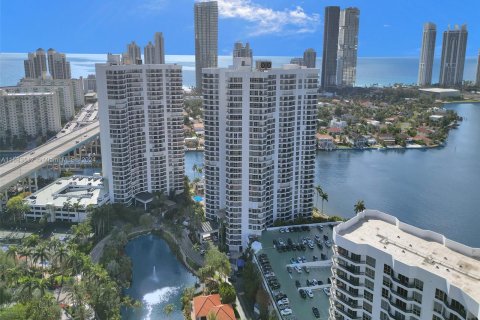 Copropriété à vendre à Aventura, Floride: 2 chambres, 109.72 m2 № 1168114 - photo 7