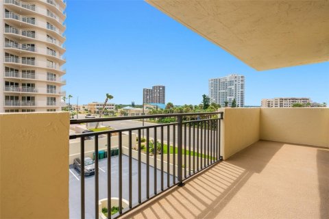 Condominio en venta en Daytona Beach Shores, Florida, 2 dormitorios, 111.48 m2 № 1393183 - foto 2