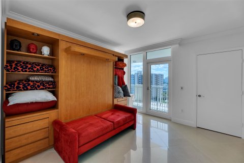 Condominio en venta en Fort Lauderdale, Florida, 3 dormitorios, 221.11 m2 № 1100418 - foto 16