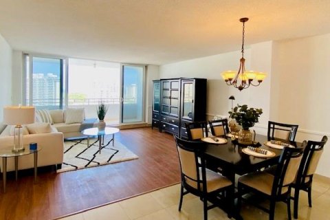 Condo in Fort Lauderdale, Florida, 1 bedroom  № 1073574 - photo 17