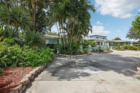 Casa en venta en Saint Petersburg, Florida, 4 dormitorios, 206.89 m2 № 1336270 - foto 3