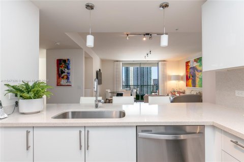 Condominio en venta en Miami, Florida, 3 dormitorios, 133.59 m2 № 1054518 - foto 14