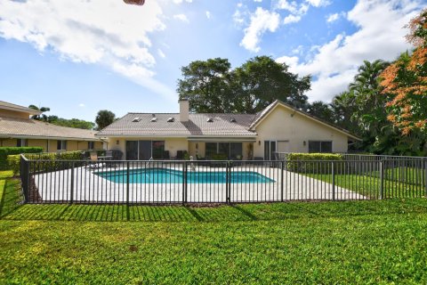 House in Deerfield Beach, Florida 3 bedrooms, 251.49 sq.m. № 1038087 - photo 20