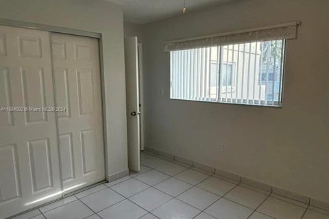 Casa en venta en Miami, Florida, 3 dormitorios, 147.9 m2 № 1420252 - foto 14