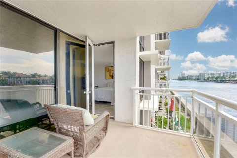 Condominio en venta en Hollywood, Florida, 2 dormitorios, 113.15 m2 № 1021777 - foto 28