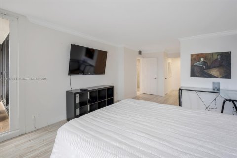 Condominio en venta en Hollywood, Florida, 2 dormitorios, 113.15 m2 № 1021777 - foto 13