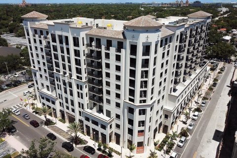 Condominio en venta en Coral Gables, Florida, 1 dormitorio, 66.61 m2 № 1226616 - foto 1