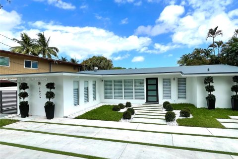 Villa ou maison à vendre à Fort Lauderdale, Floride: 2 chambres, 149.57 m2 № 1225323 - photo 1