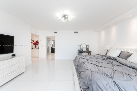 Condo in Aventura, Florida, 4 bedrooms  № 1239921 - photo 22