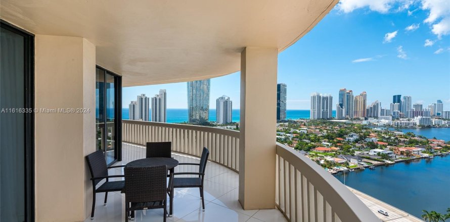 Condo in Aventura, Florida, 4 bedrooms  № 1239921