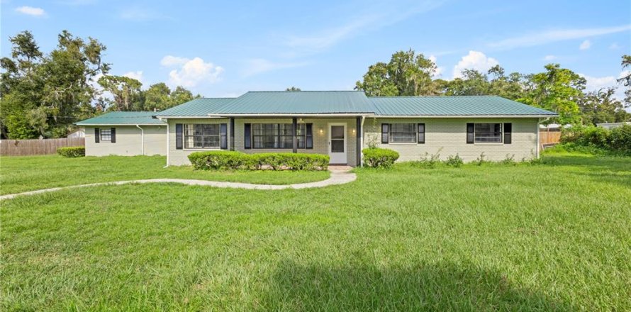 House in Lakeland, Florida 4 bedrooms, 205.31 sq.m. № 1335584