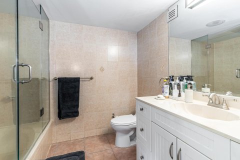 Copropriété à vendre à Hallandale Beach, Floride: 2 chambres, 104.98 m2 № 1075901 - photo 18