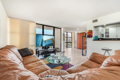 Condominio en venta en Hallandale Beach, Florida, 2 dormitorios, 104.98 m2 № 1075901 - foto 27