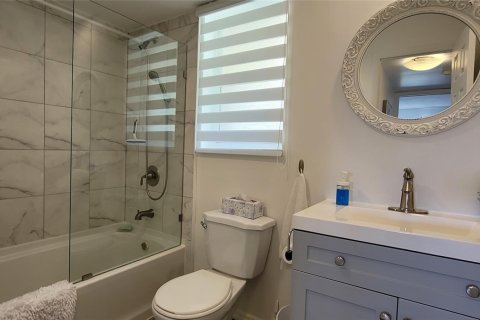 Condo in Fort Lauderdale, Florida, 1 bedroom  № 1210569 - photo 16