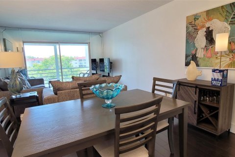 Condo in Fort Lauderdale, Florida, 1 bedroom  № 1210569 - photo 25