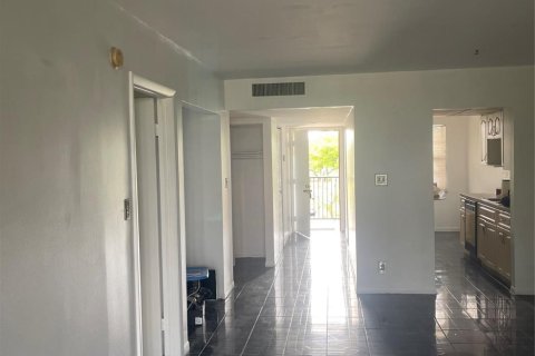 Copropriété à vendre à Lauderdale Lakes, Floride: 2 chambres, 93.09 m2 № 1076750 - photo 8