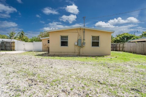 House in Pompano Beach, Florida 3 bedrooms, 88.07 sq.m. № 1076751 - photo 11