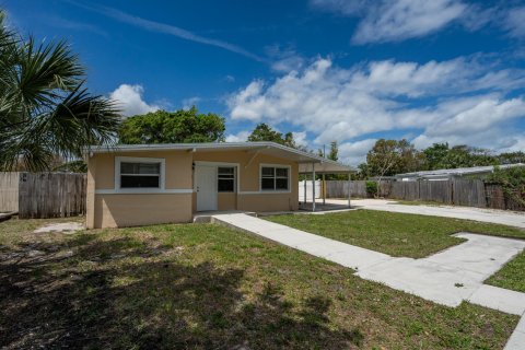 House in Pompano Beach, Florida 3 bedrooms, 88.07 sq.m. № 1076751 - photo 3