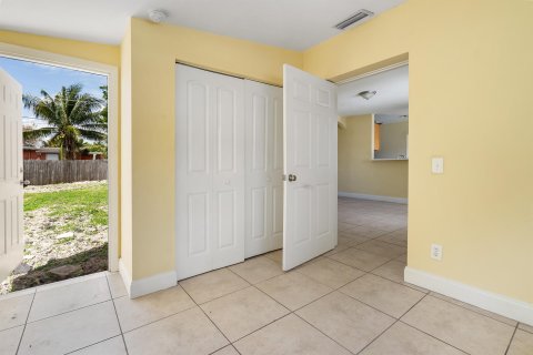 House in Pompano Beach, Florida 3 bedrooms, 88.07 sq.m. № 1076751 - photo 15