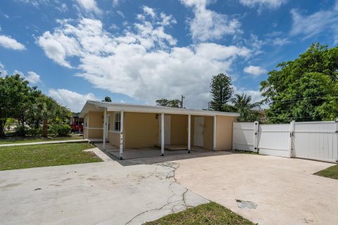 Casa en venta en Pompano Beach, Florida, 3 dormitorios, 88.07 m2 № 1076751 - foto 1