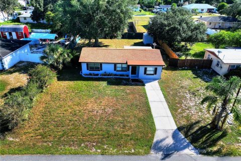 House in Lake Wales, Florida 3 bedrooms, 107.02 sq.m. № 1371650 - photo 22