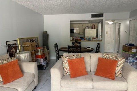 Copropriété à vendre à Lauderhill, Floride: 1 chambre, 77.39 m2 № 1076188 - photo 12