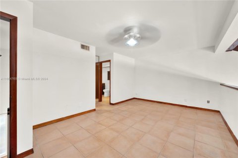 Townhouse in Miami, Florida 2 bedrooms, 135.92 sq.m. № 1385671 - photo 15