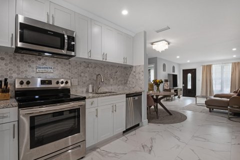 Villa ou maison à vendre à Pembroke Pines, Floride: 2 chambres, 91.79 m2 № 1226638 - photo 16