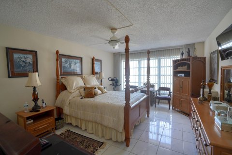 Condo in Fort Lauderdale, Florida, 2 bedrooms  № 1020120 - photo 24