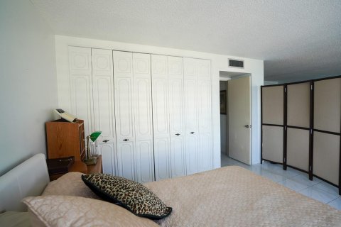 Condo in Fort Lauderdale, Florida, 2 bedrooms  № 1020120 - photo 15