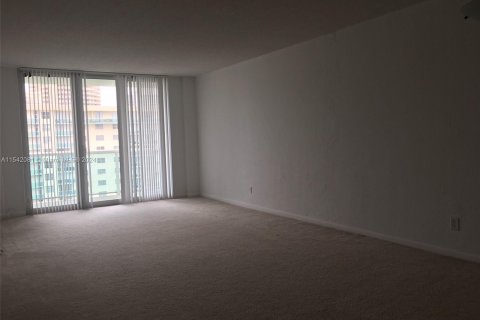 Copropriété à vendre à Sunny Isles Beach, Floride: 1 chambre, 93.37 m2 № 1037821 - photo 27