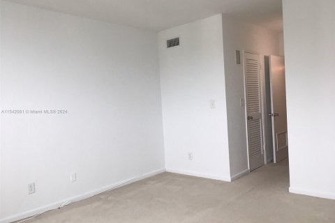 Copropriété à vendre à Sunny Isles Beach, Floride: 1 chambre, 93.37 m2 № 1037821 - photo 24