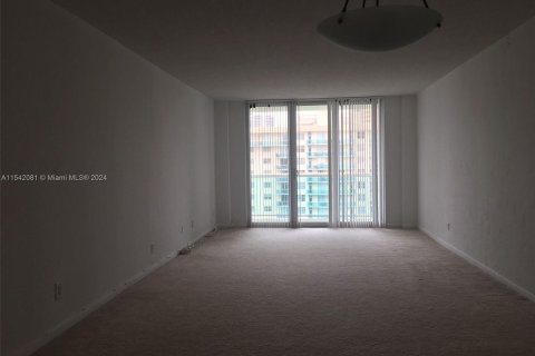 Copropriété à vendre à Sunny Isles Beach, Floride: 1 chambre, 93.37 m2 № 1037821 - photo 12