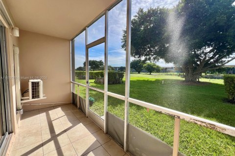 Condo in Pembroke Pines, Florida, 1 bedroom  № 1401600 - photo 11