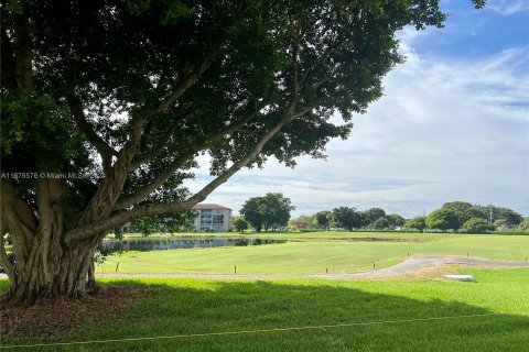 Condo in Pembroke Pines, Florida, 1 bedroom  № 1401600 - photo 9