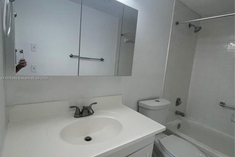 Condominio en venta en Hollywood, Florida, 1 dormitorio, 77.11 m2 № 1401362 - foto 14